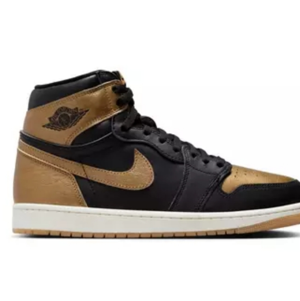 Jordan retro 1 high OG Black and Gold High-Top Sneakers
